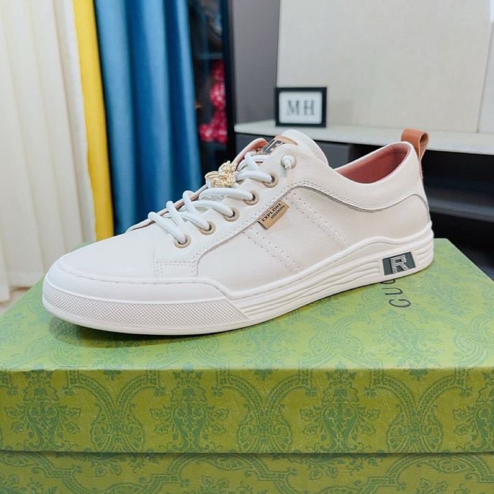 G*u*i casual shoes